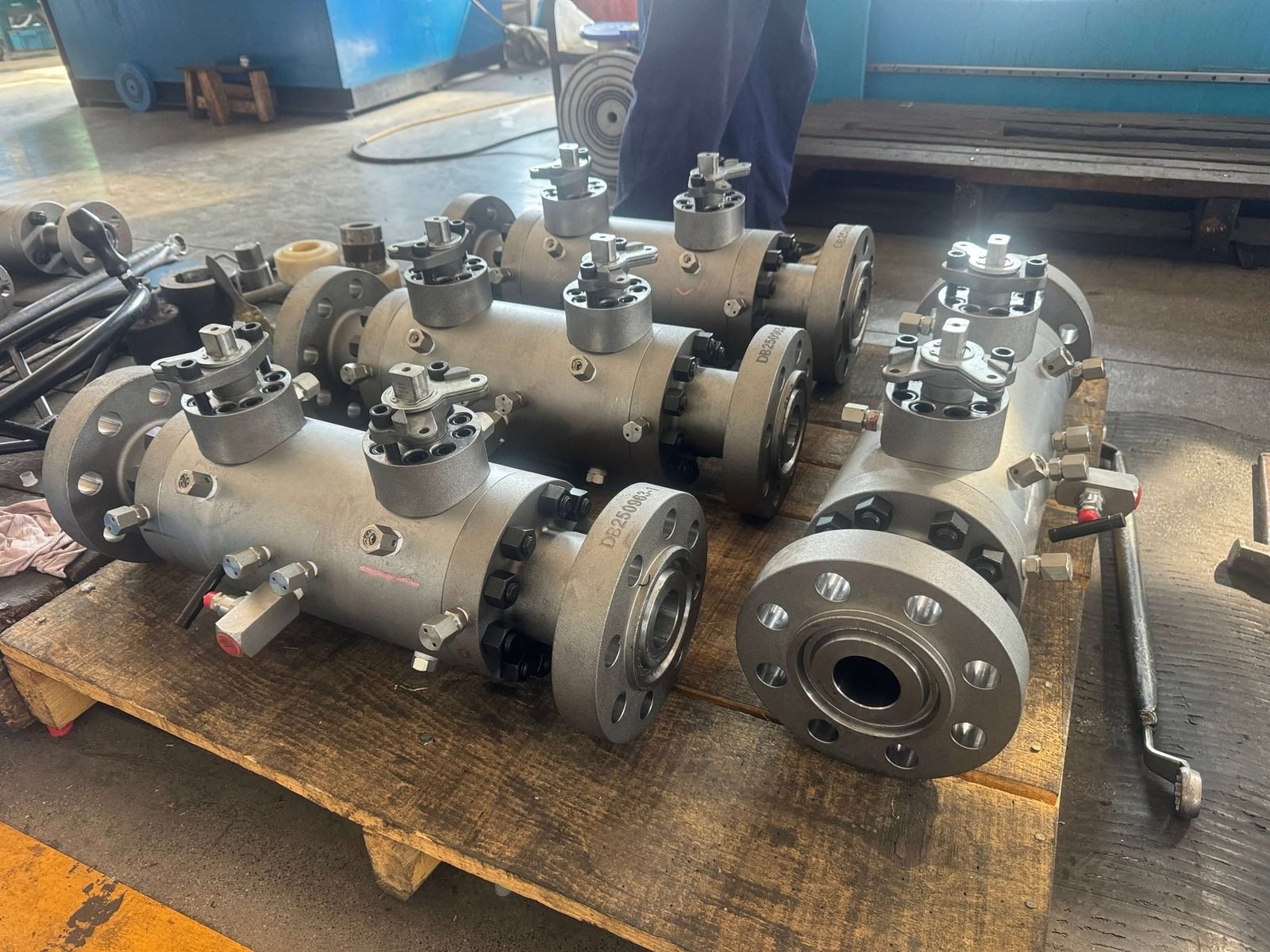 Tungsten Carbide Cladded Trim Lapping for Severe Slurry Service