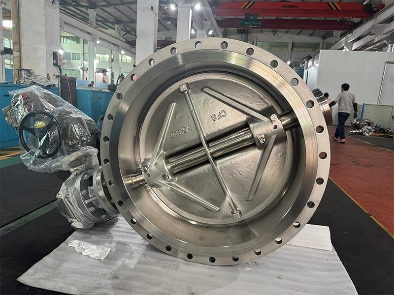TSV double flanged butterfly valve - large diameter CF3M disc with gear operator